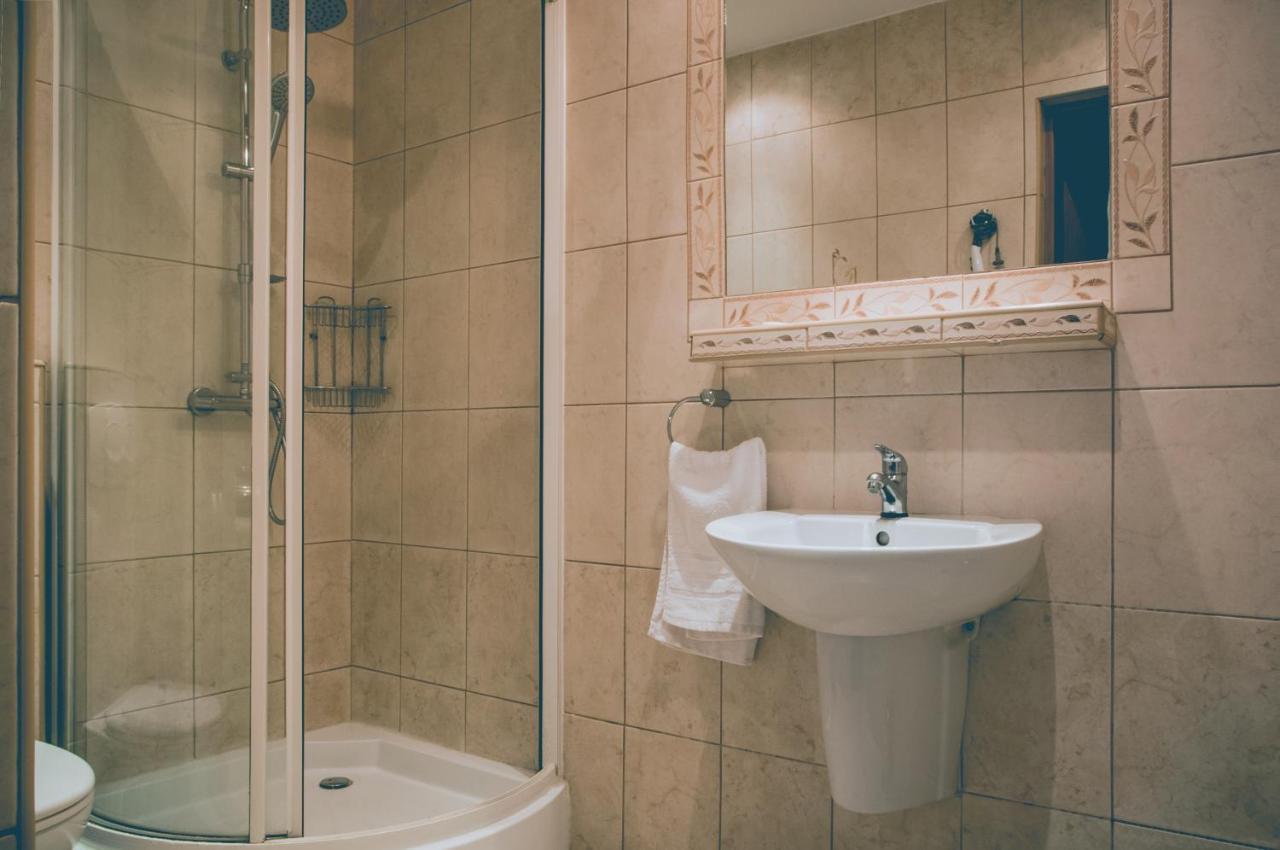 Hotel Dwa Księżyce 2*